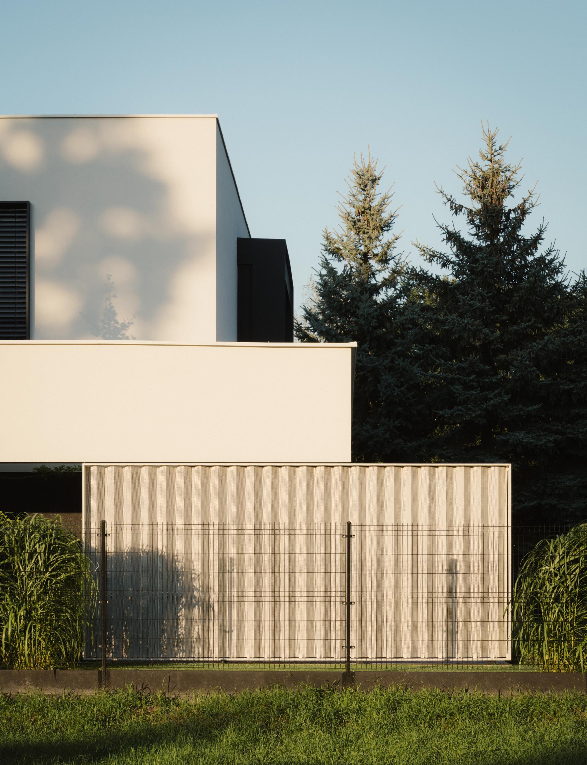 Grid image 1